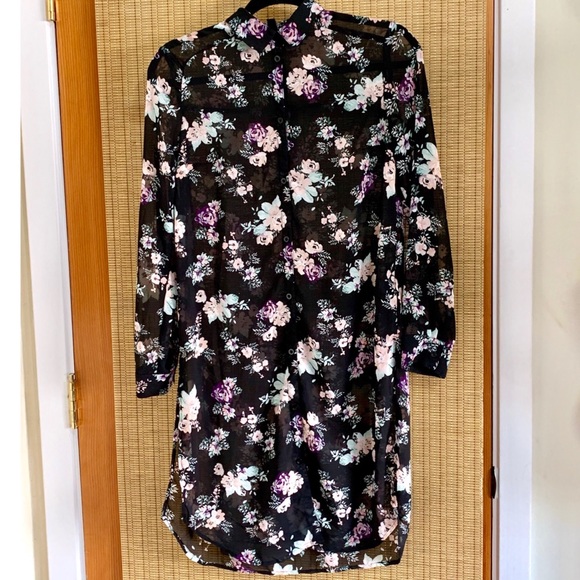 H&M Sheer Floral Button-Down Tunic - Picture 1 of 8